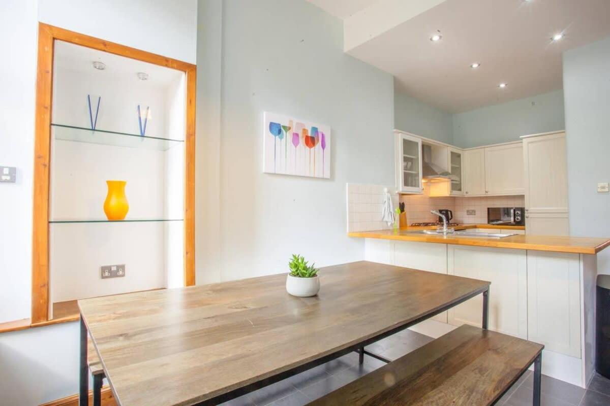 גלאזגו Modern, Light-Filled And Sleek West End Apartment מראה חיצוני תמונה