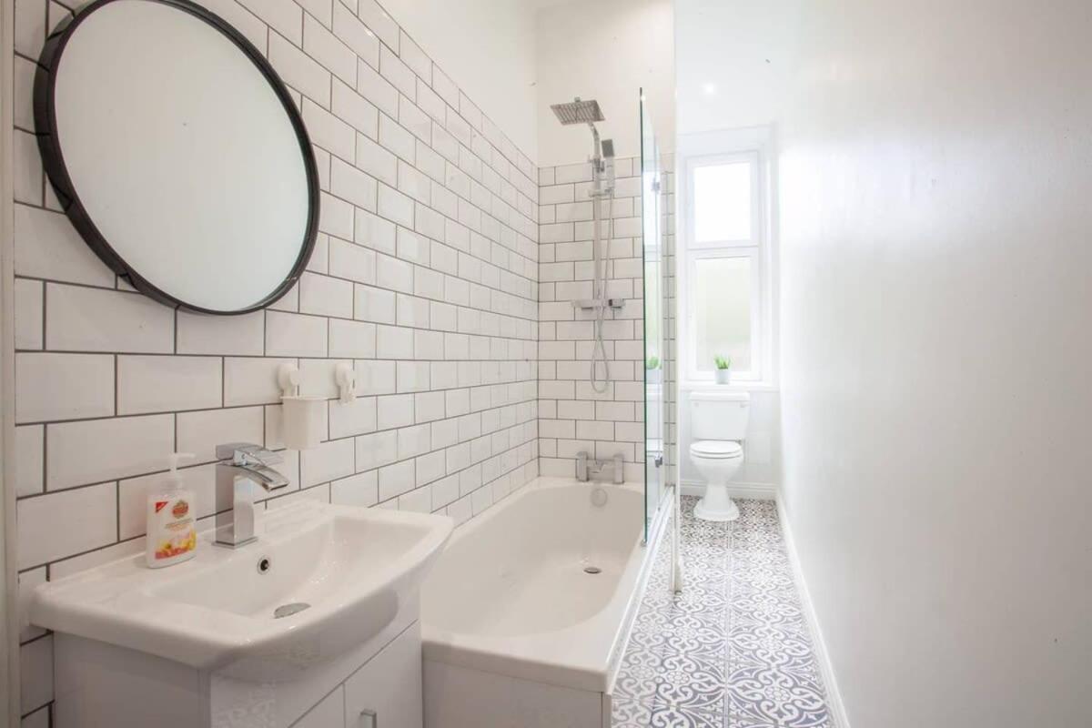 גלאזגו Modern, Light-Filled And Sleek West End Apartment מראה חיצוני תמונה